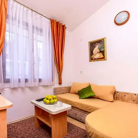 Mira Apartment Razanj